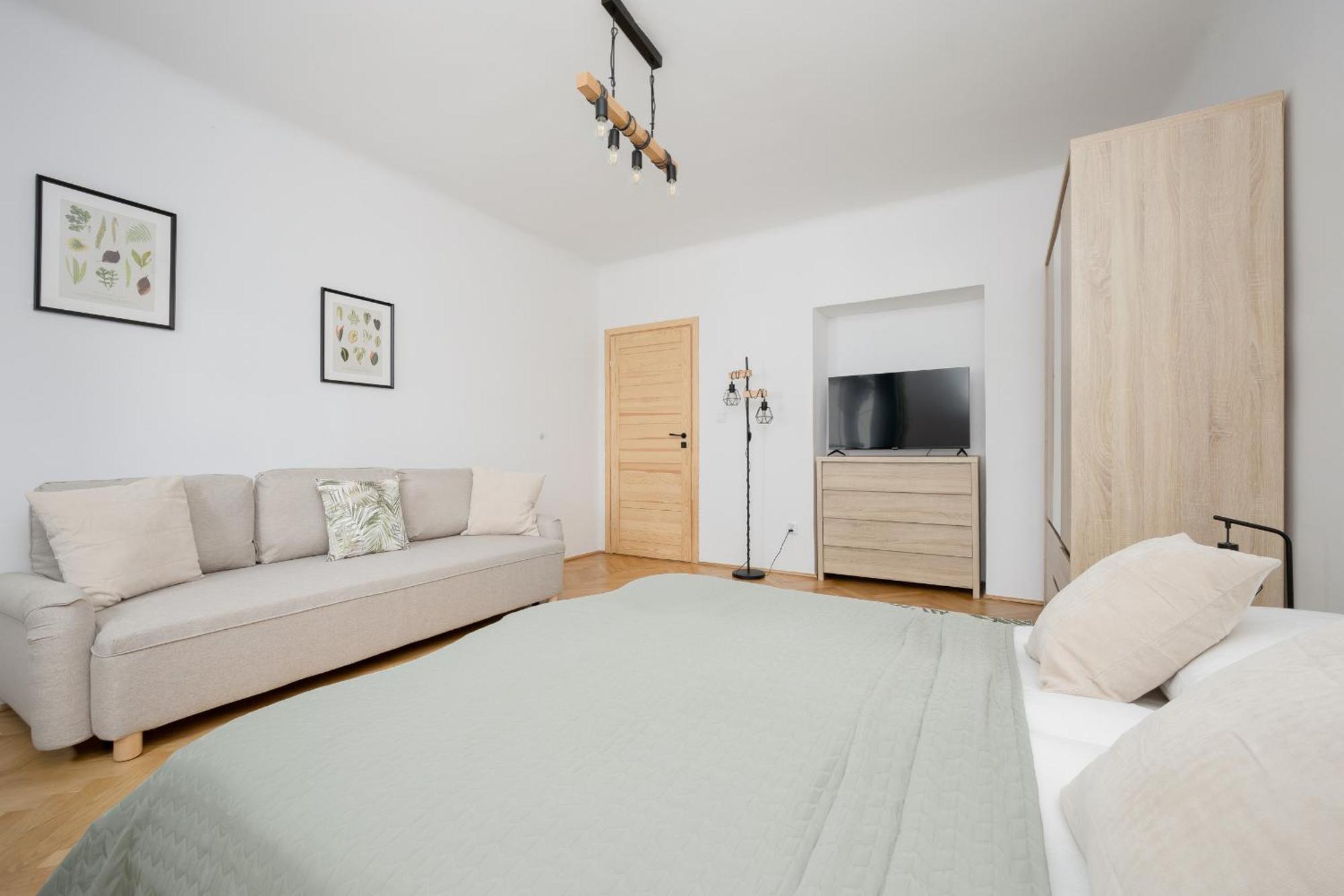 Spacious Apartment For 6 People Near The Old Town By Noclegi Renters Warschau Exterior foto