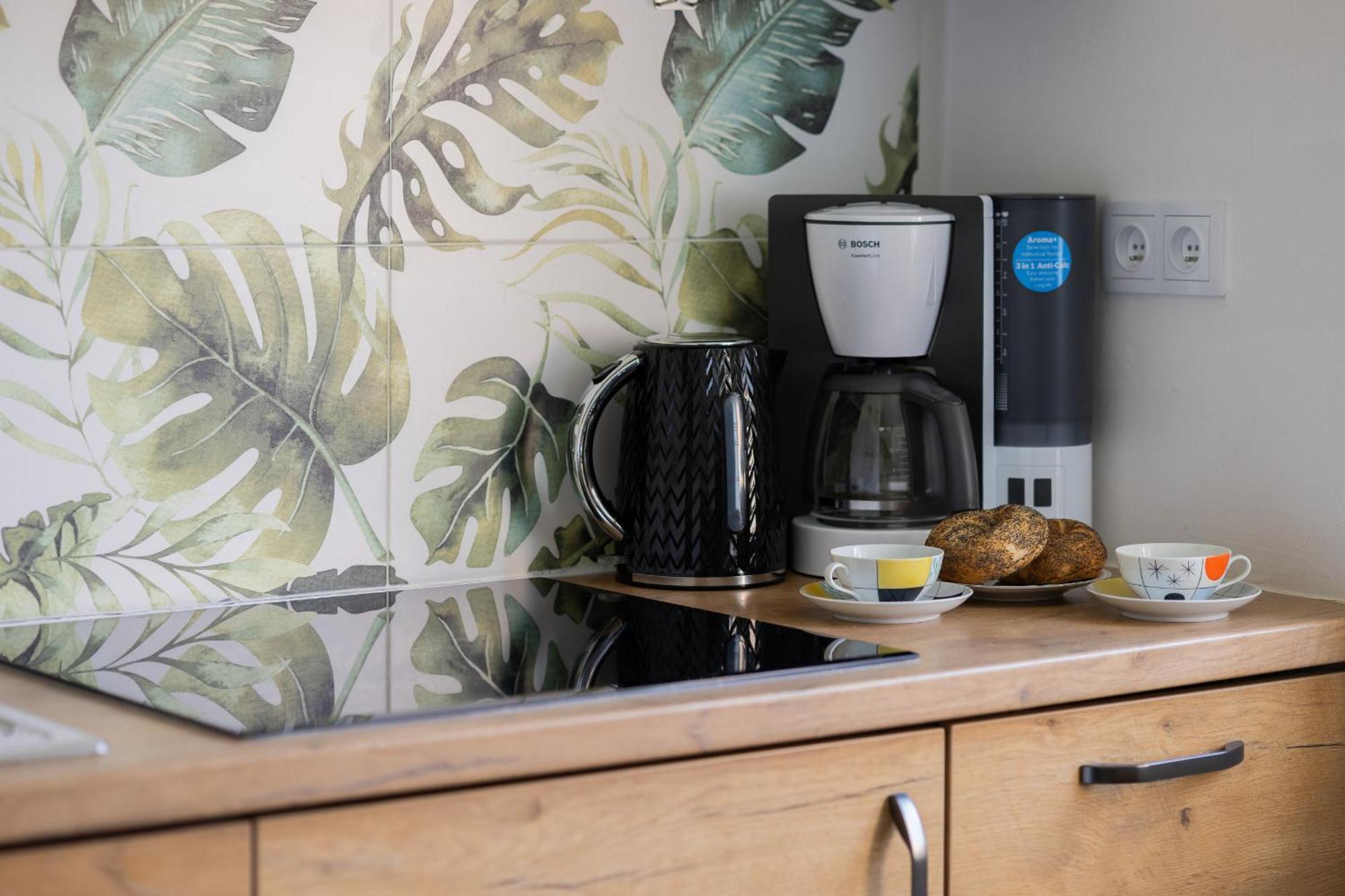 Spacious Apartment For 6 People Near The Old Town By Noclegi Renters Warschau Exterior foto